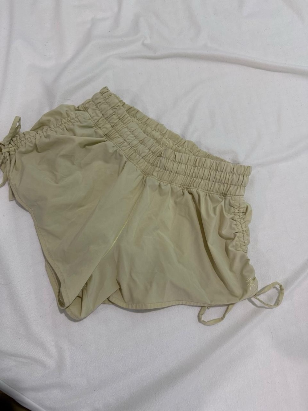 💚 OFFLINE by Aerie Real Me Ruched Pocket Flowy Shorts — Light Green | Size Small